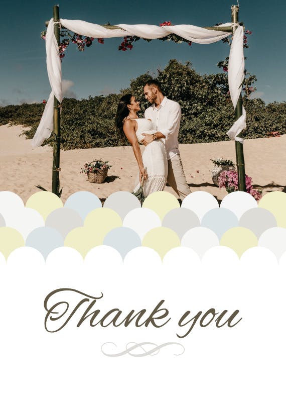 Light scallops -  tarjeta de agradecimiento por la boda gratis